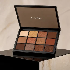 Palette MAC Bronze Couture avec teintes neutres et dorées